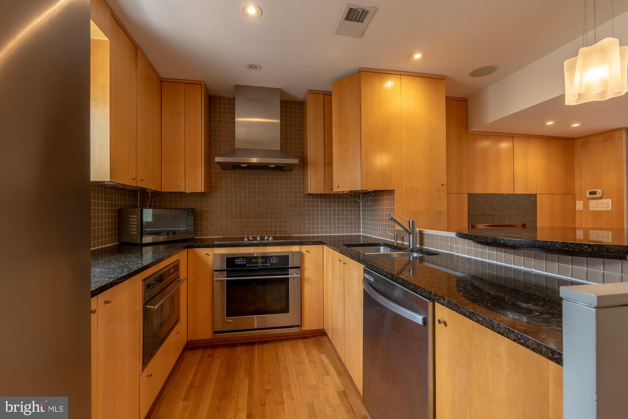 LAYTON COURT (MEWS) - Residential Lease