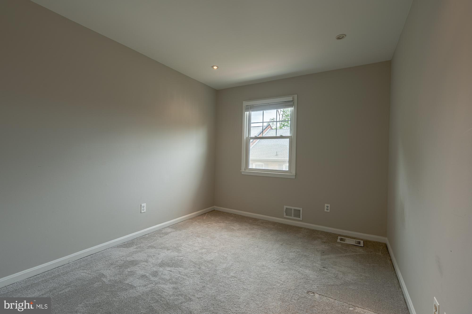 LAYTON COURT (MEWS) - Residential Lease