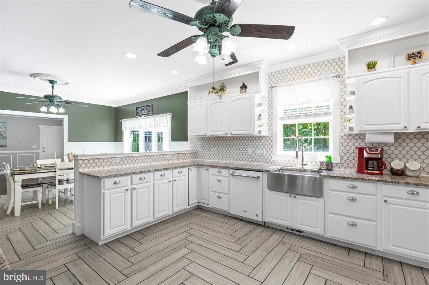 GEORGE'S BLUFF - Residential