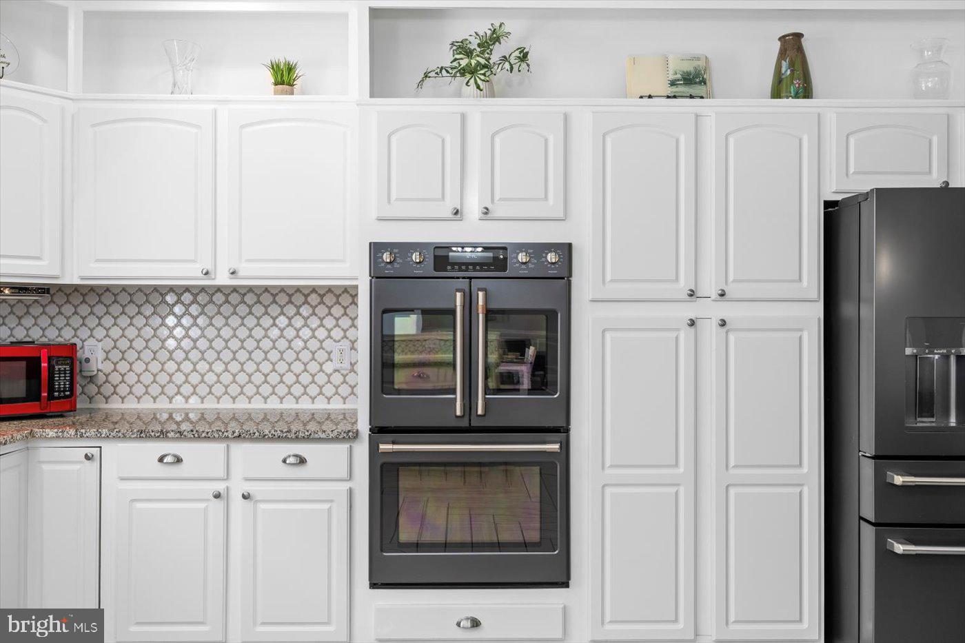 GEORGE'S BLUFF - Residential