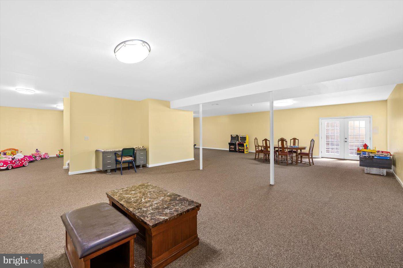 GEORGE'S BLUFF - Residential