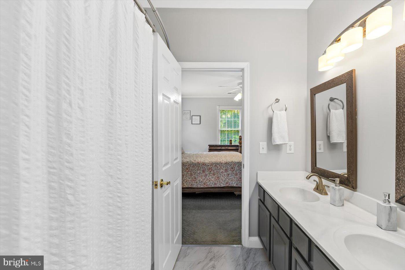 GEORGE'S BLUFF - Residential