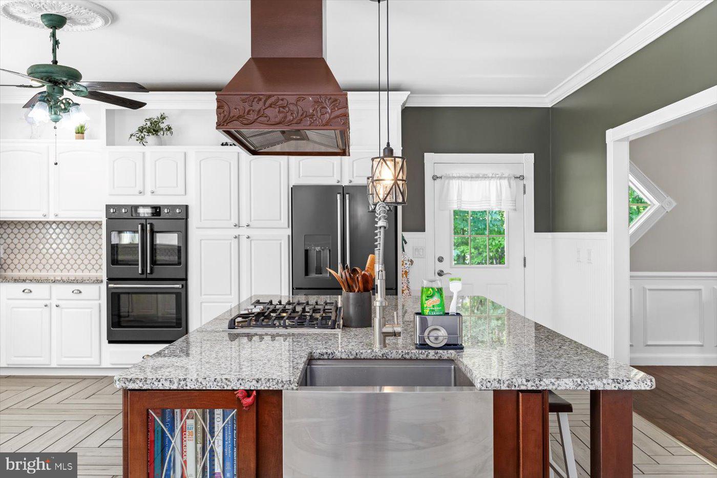 GEORGE'S BLUFF - Residential