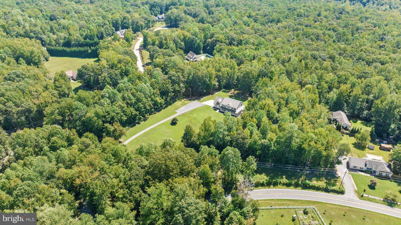 GEORGE'S BLUFF - Residential