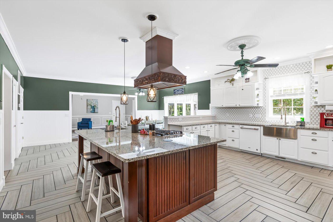 GEORGE'S BLUFF - Residential