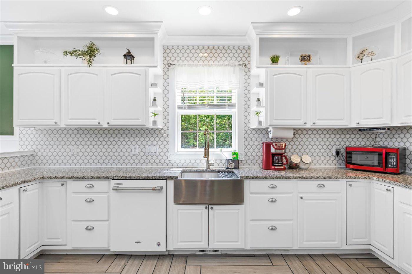 GEORGE'S BLUFF - Residential