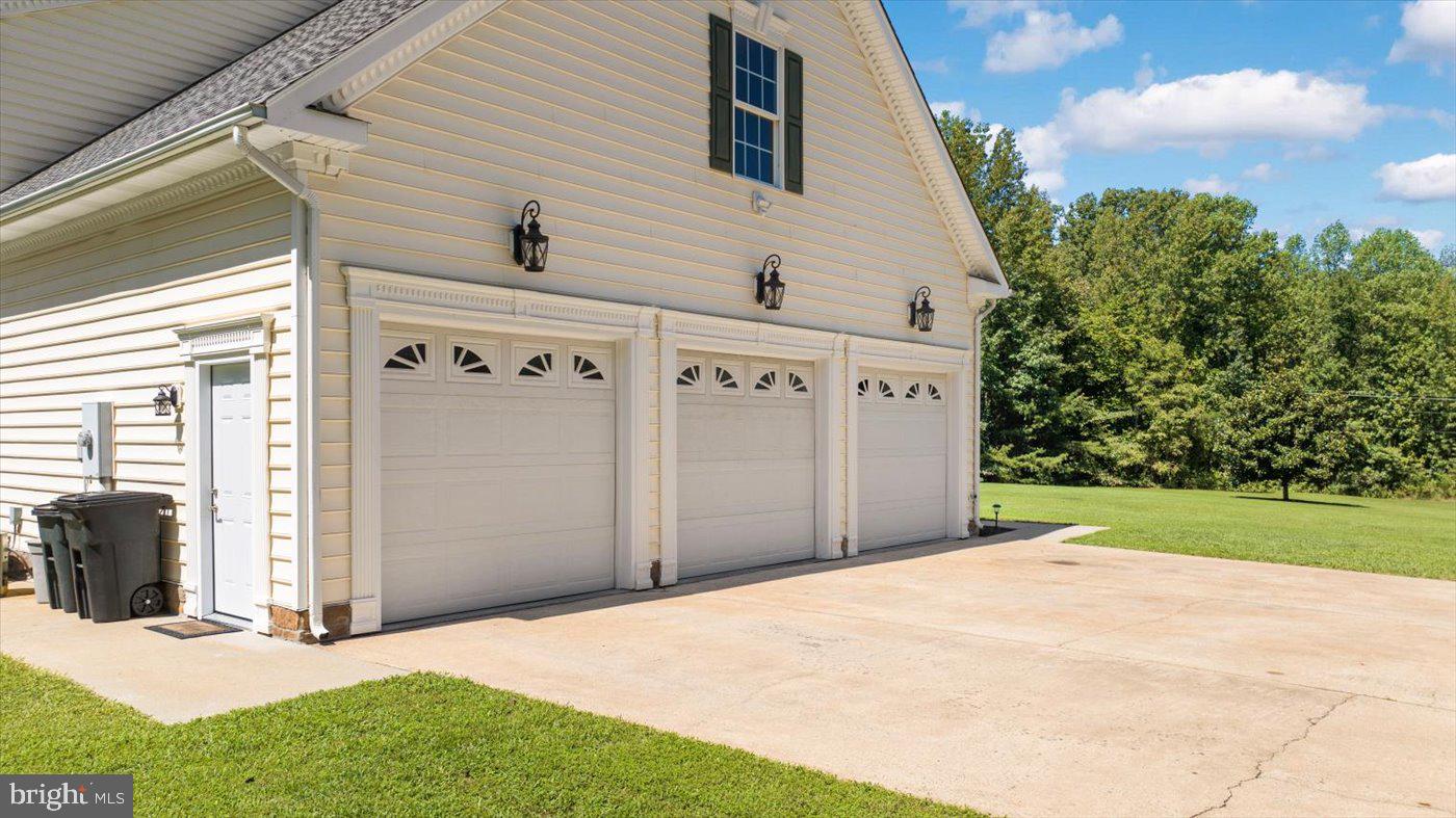 GEORGE'S BLUFF - Residential