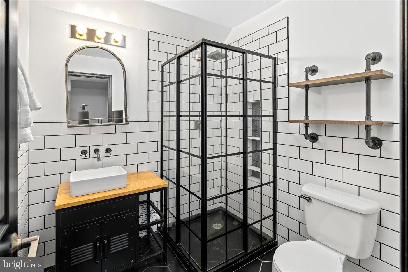 GEORGE'S BLUFF - Residential