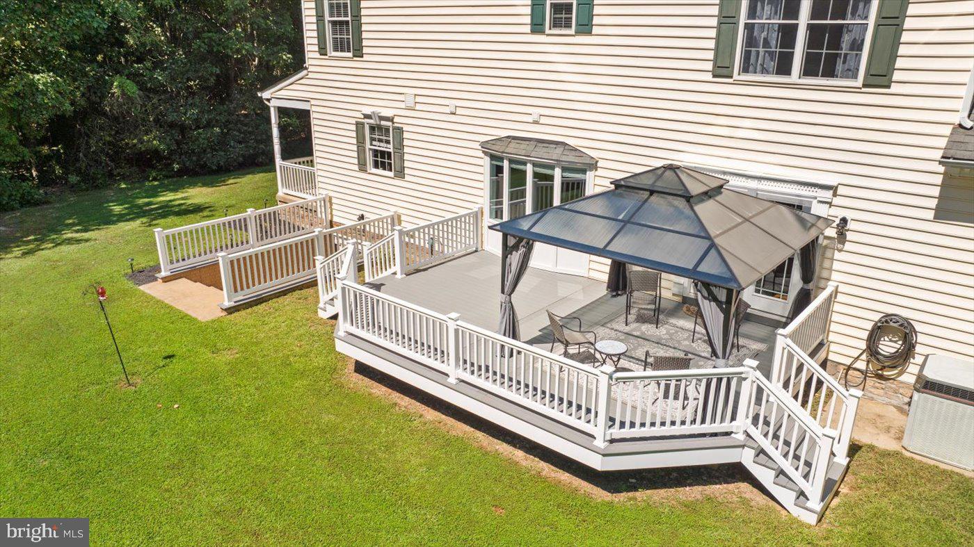 GEORGE'S BLUFF - Residential