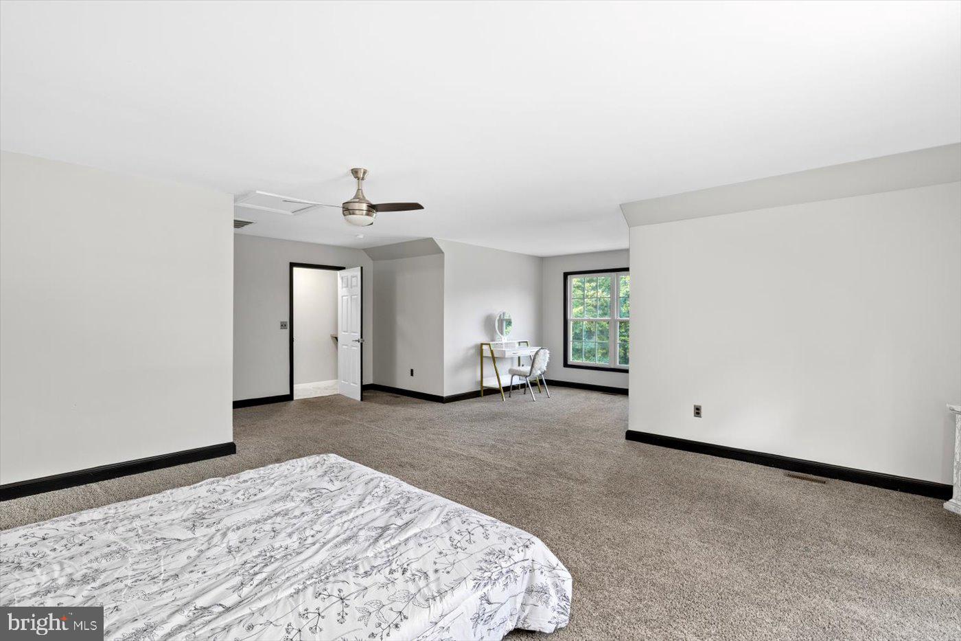 GEORGE'S BLUFF - Residential