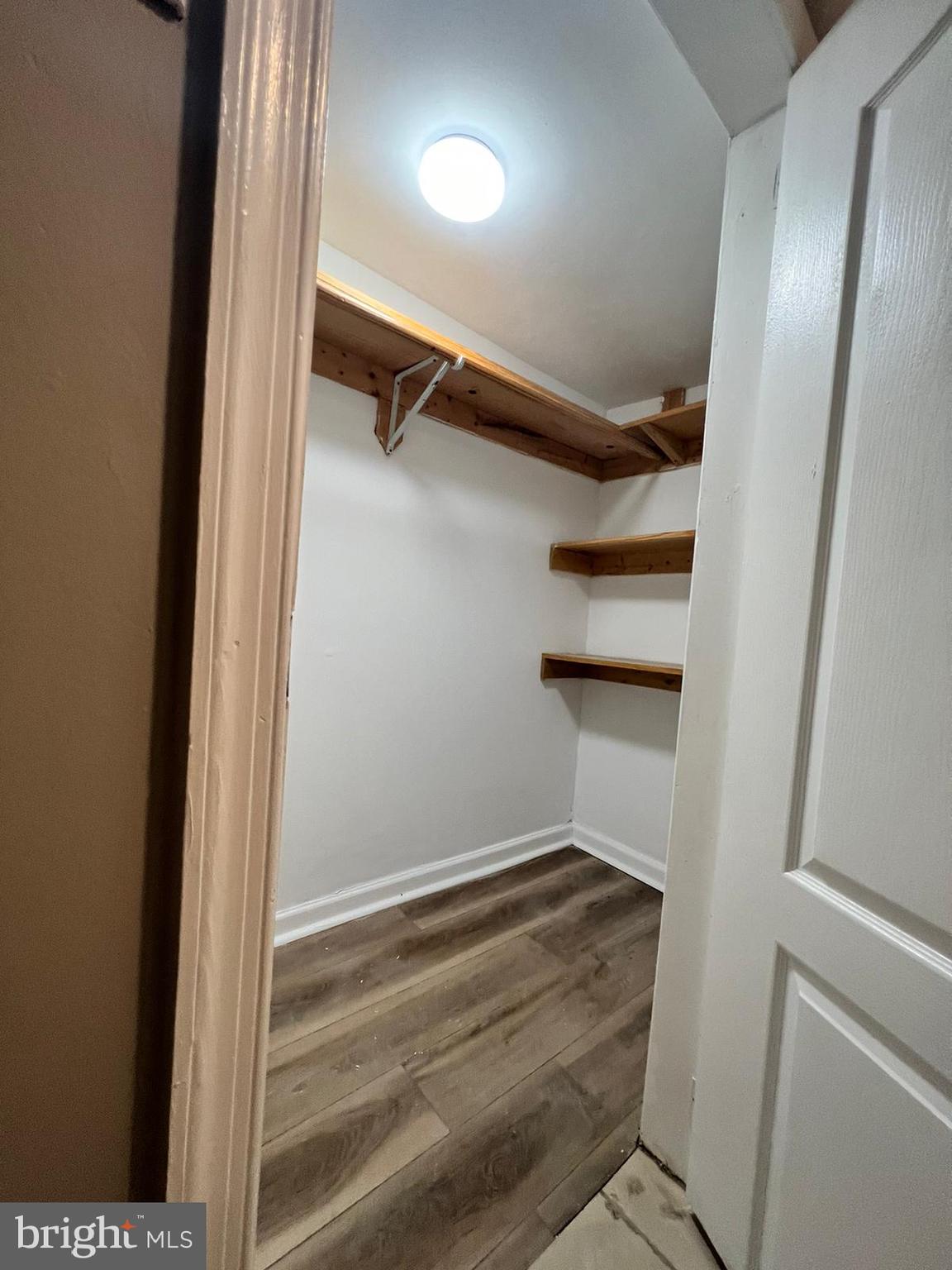 LEWISDALE - Residential Lease