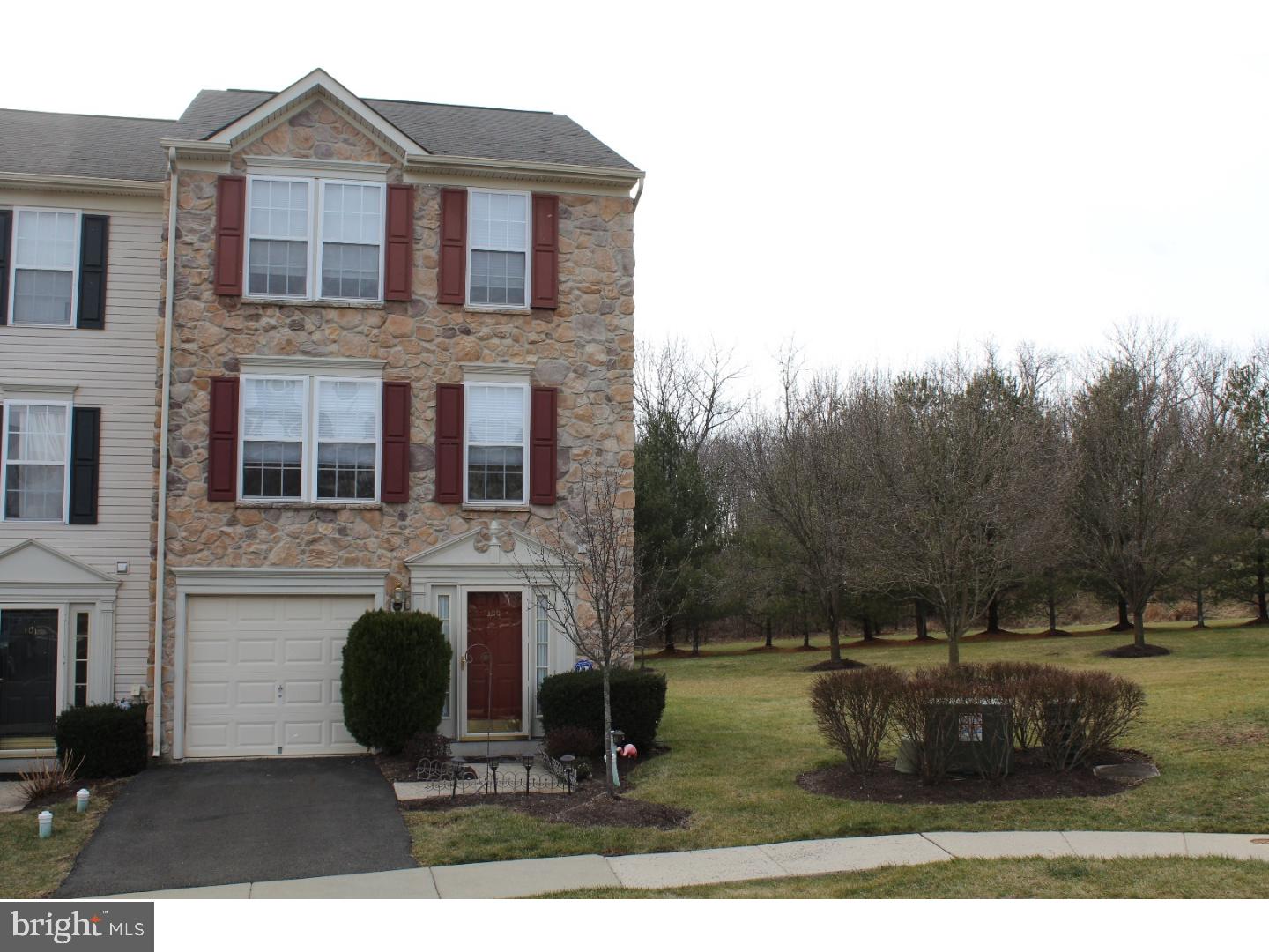 TERR AT MONTGMRY WLK - Residential Lease