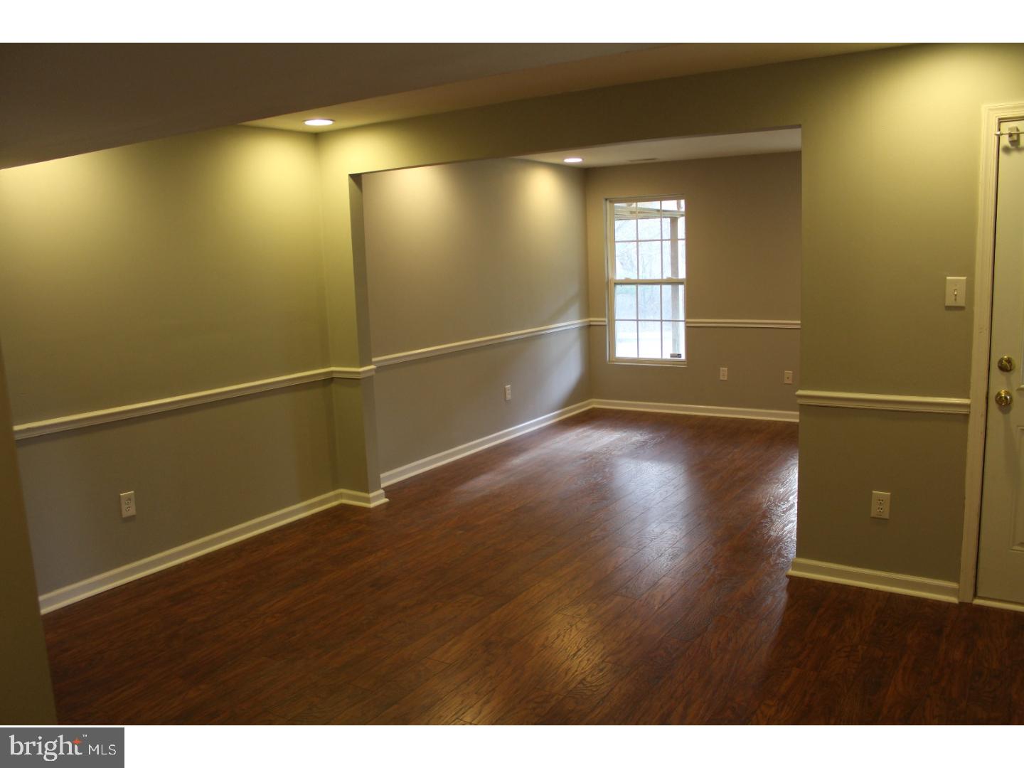 TERR AT MONTGMRY WLK - Residential Lease