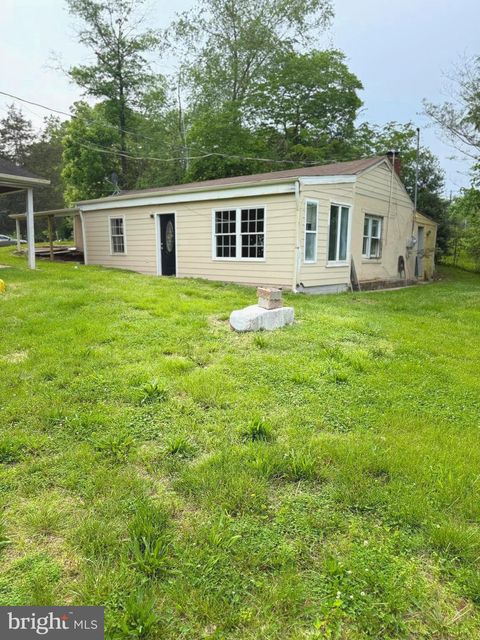 7421 LAKE DRIVE MANASSAS VA 20111