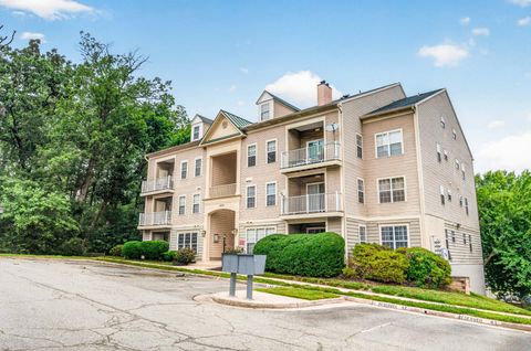 Photo of 1030 Gardenview Loop #303, WOODBRIDGE, VA 22191 (MLS # VAPW2123666)