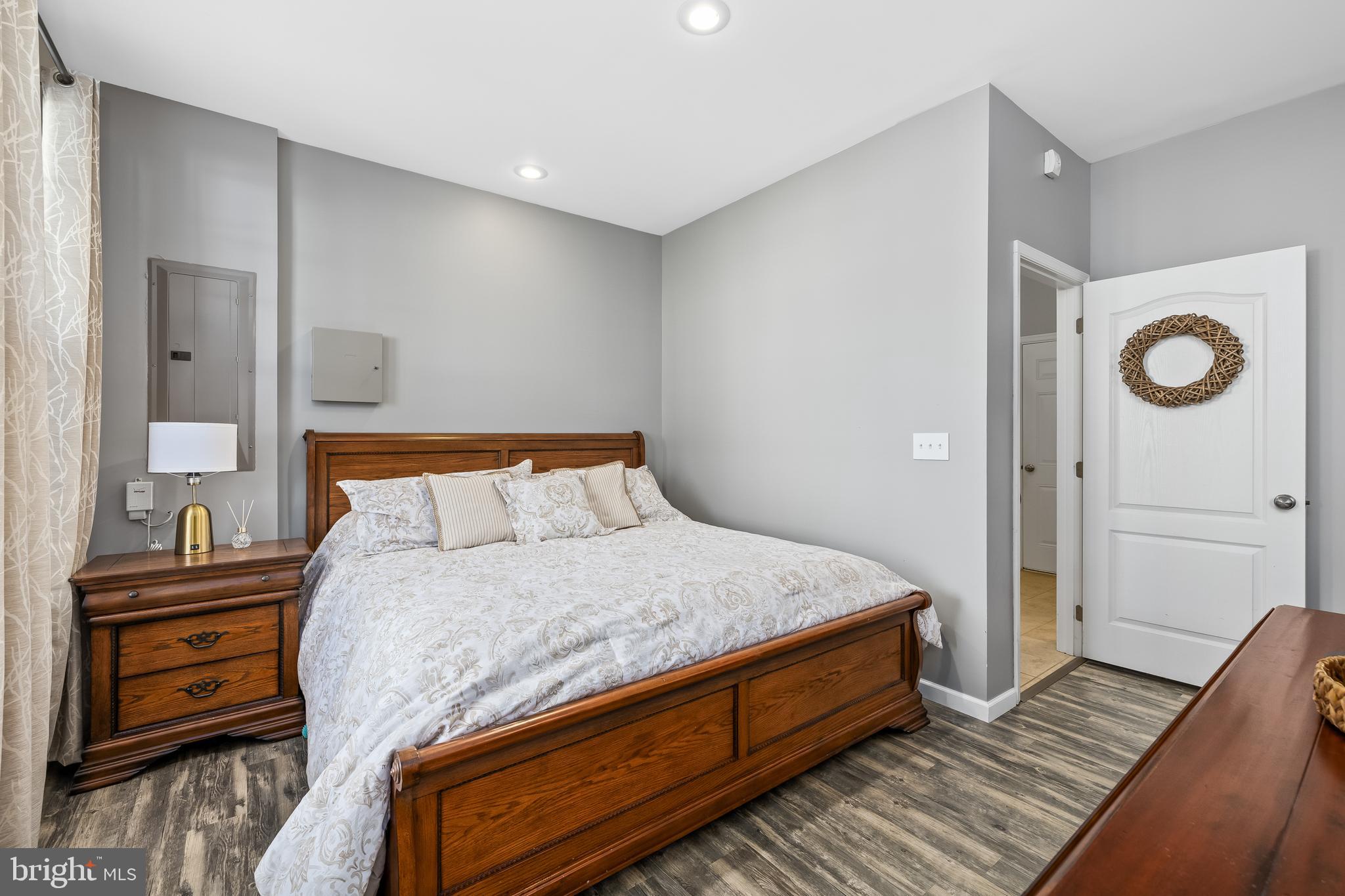 COLONIAL FORGE - Residential