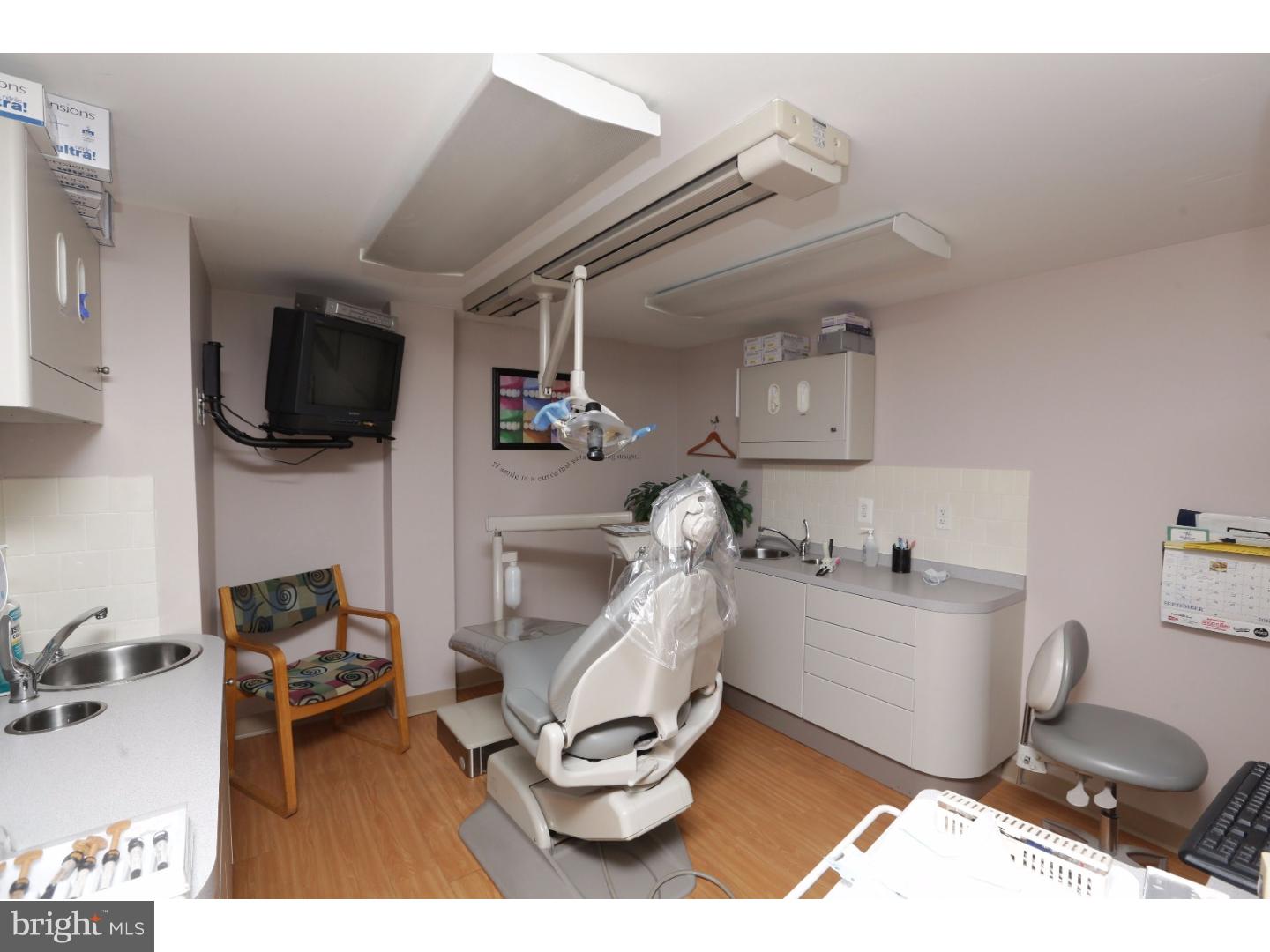 000 - Commercial Sale