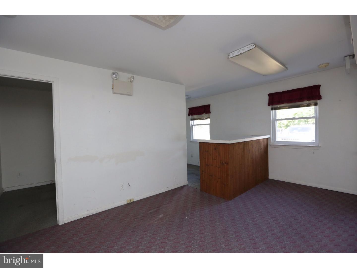 000 - Commercial Sale