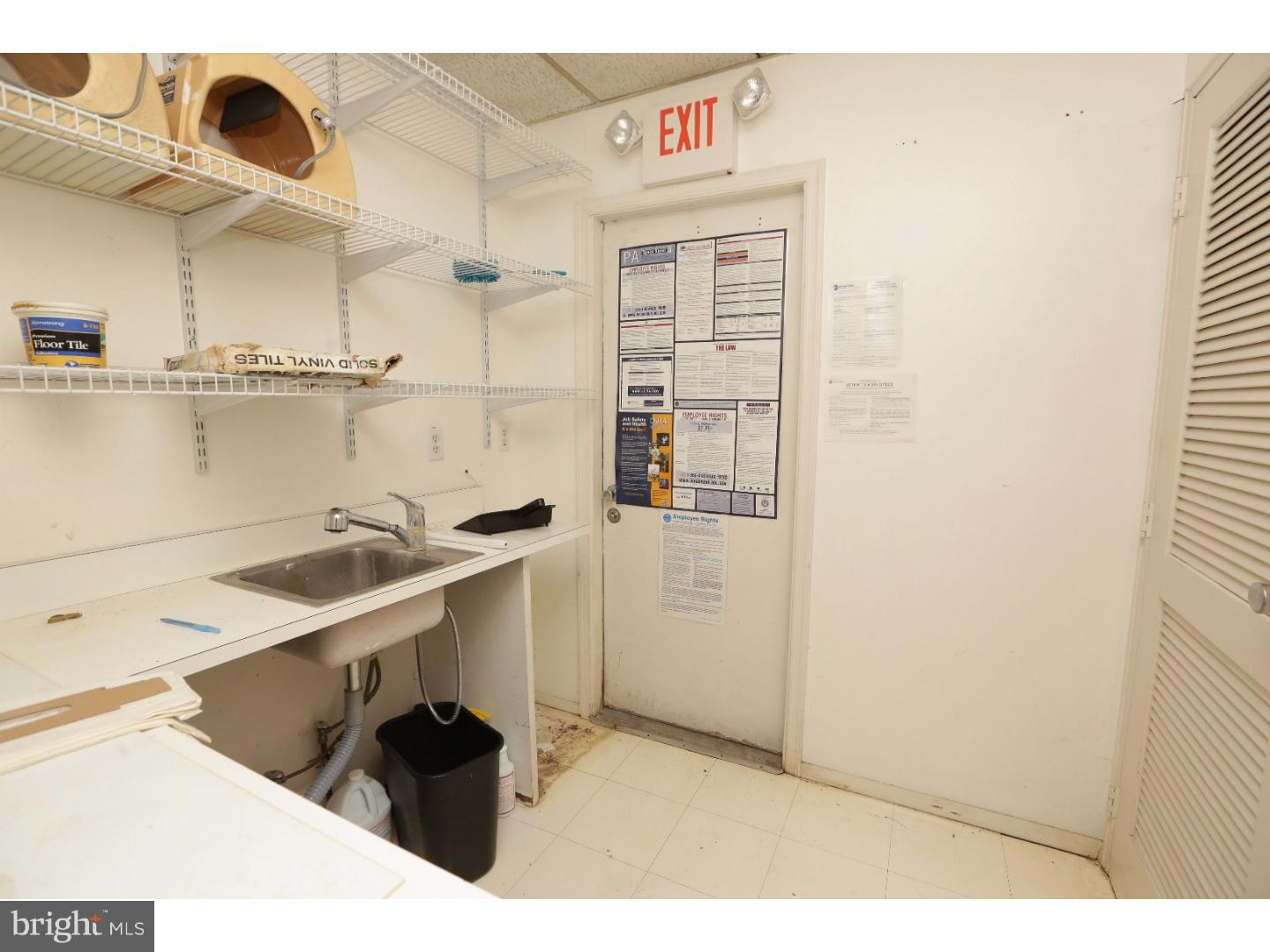 000 - Commercial Sale