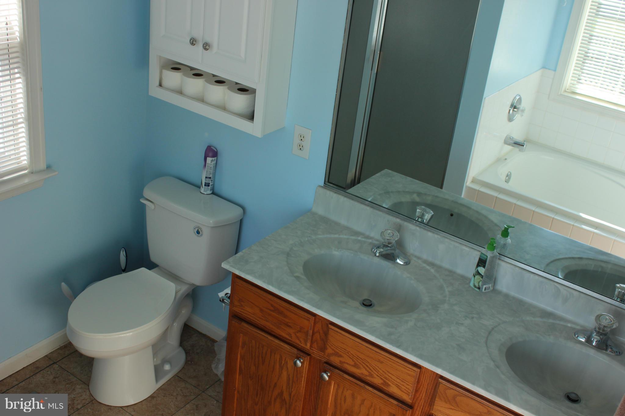 LAKE LAND - Residential