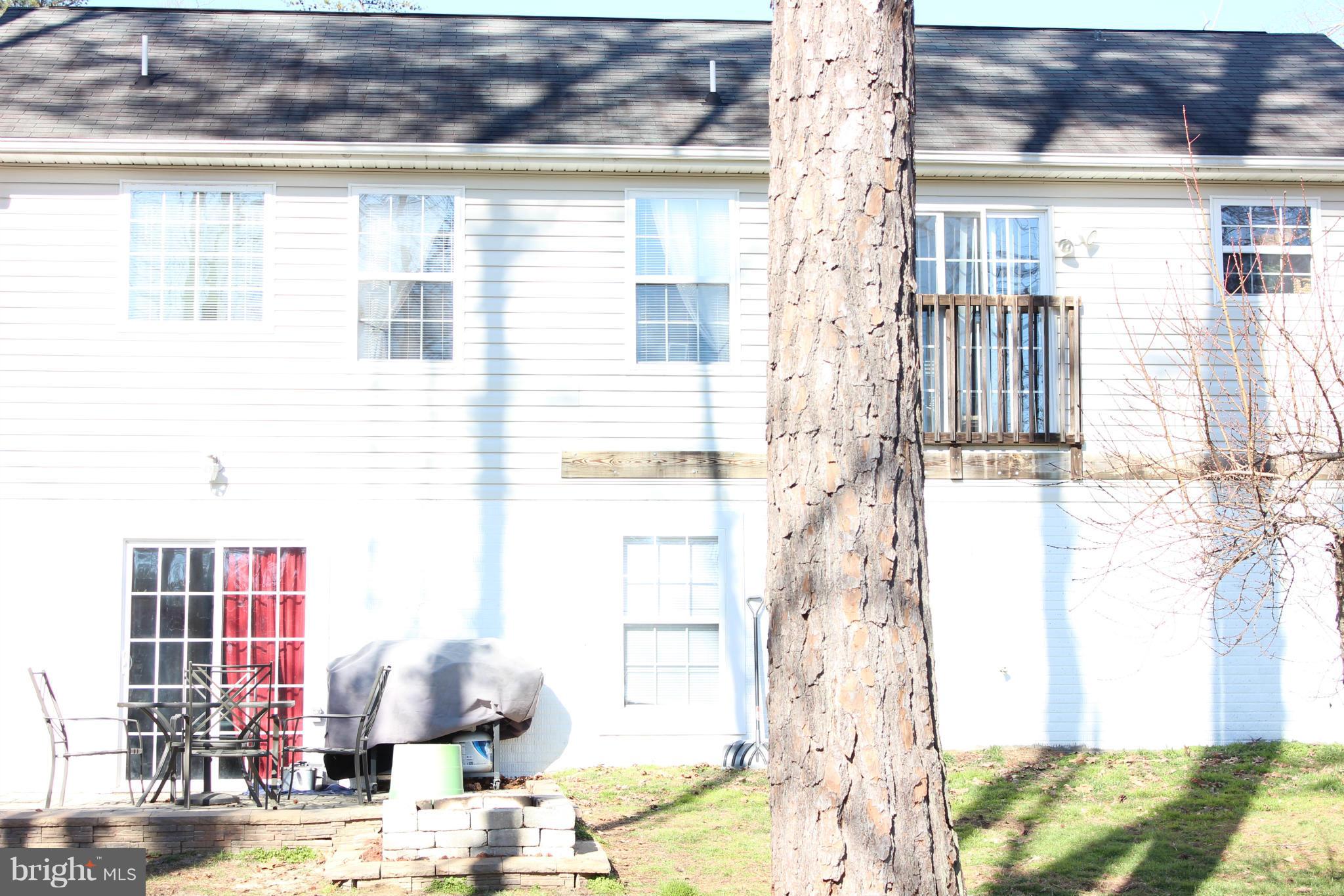 LAKE LAND - Residential