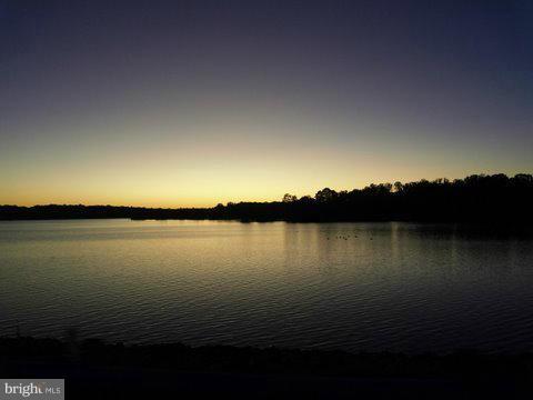 LAKE LAND - Residential