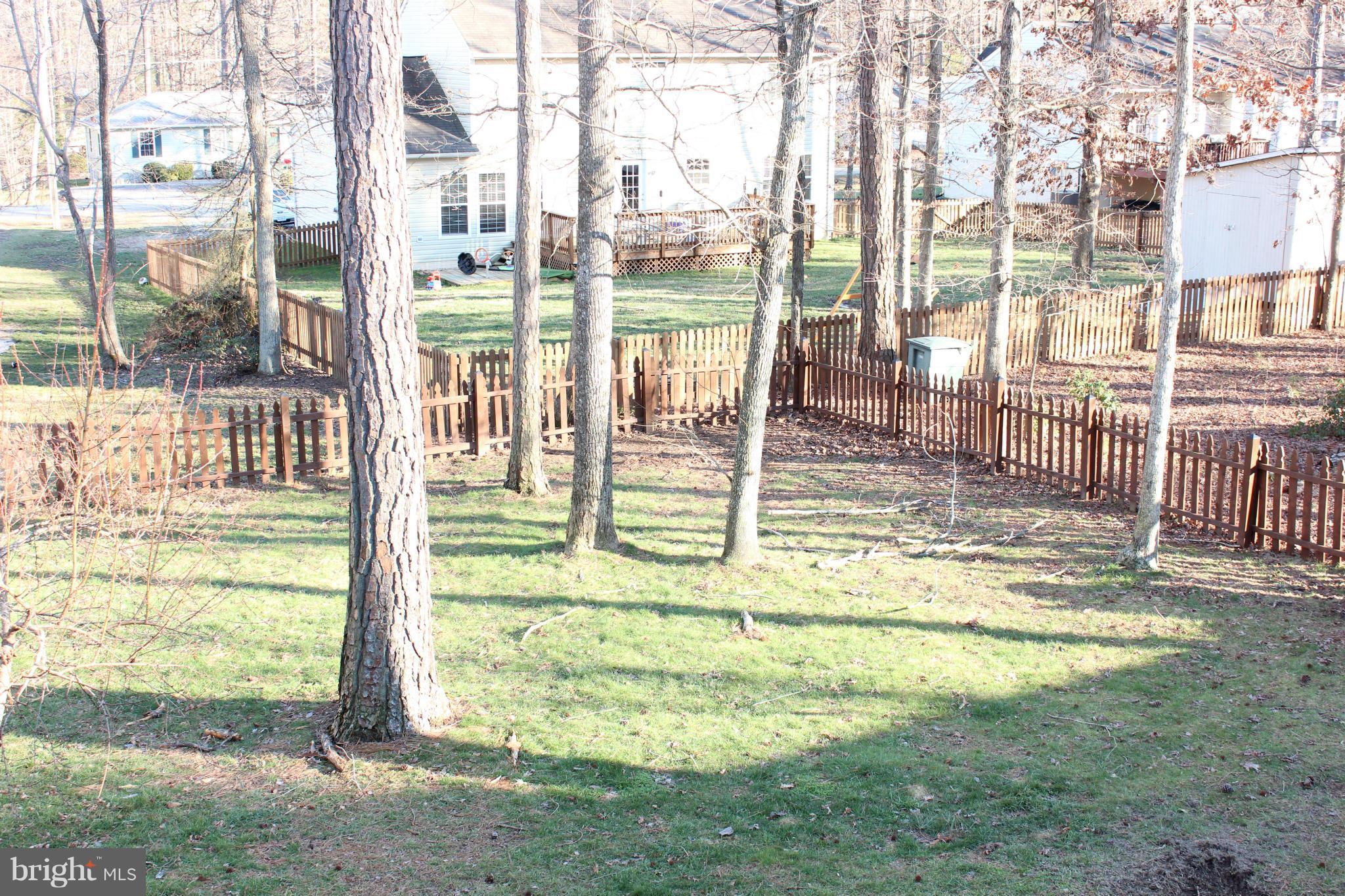 LAKE LAND - Residential