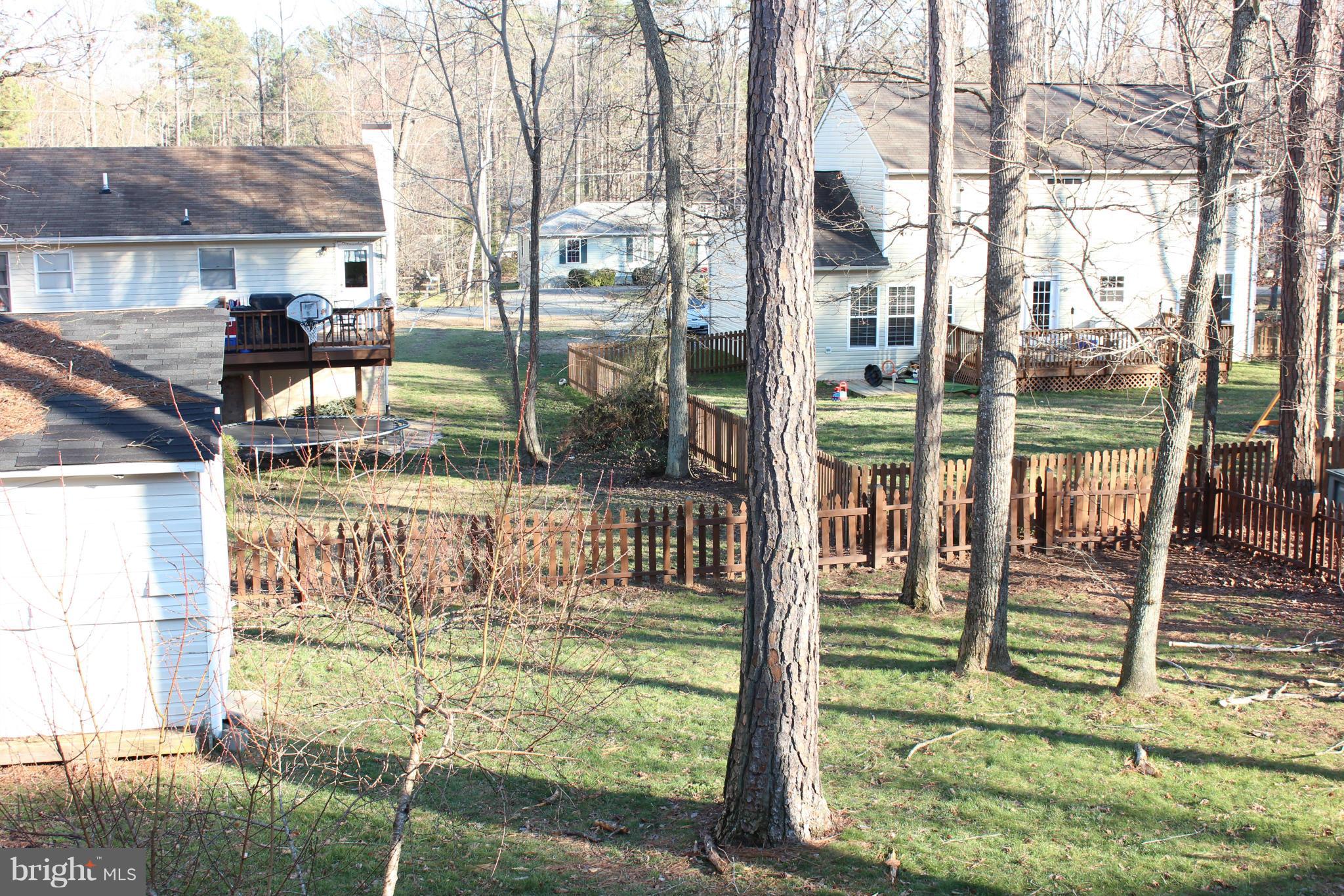 LAKE LAND - Residential