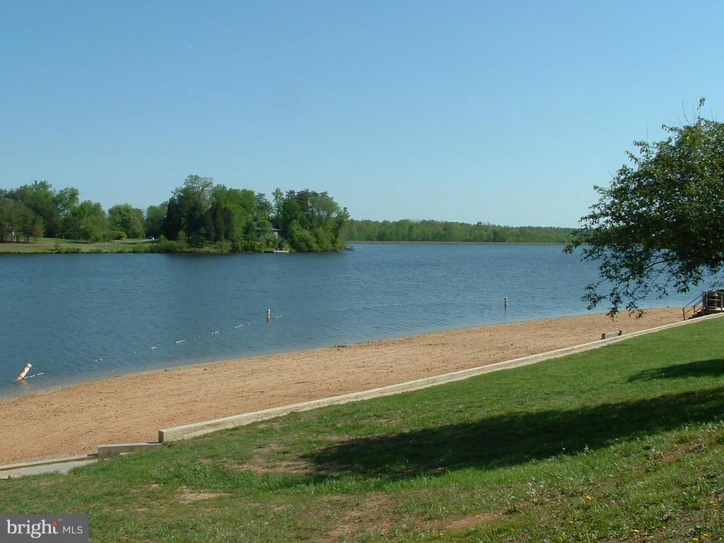 LAKE LAND - Residential