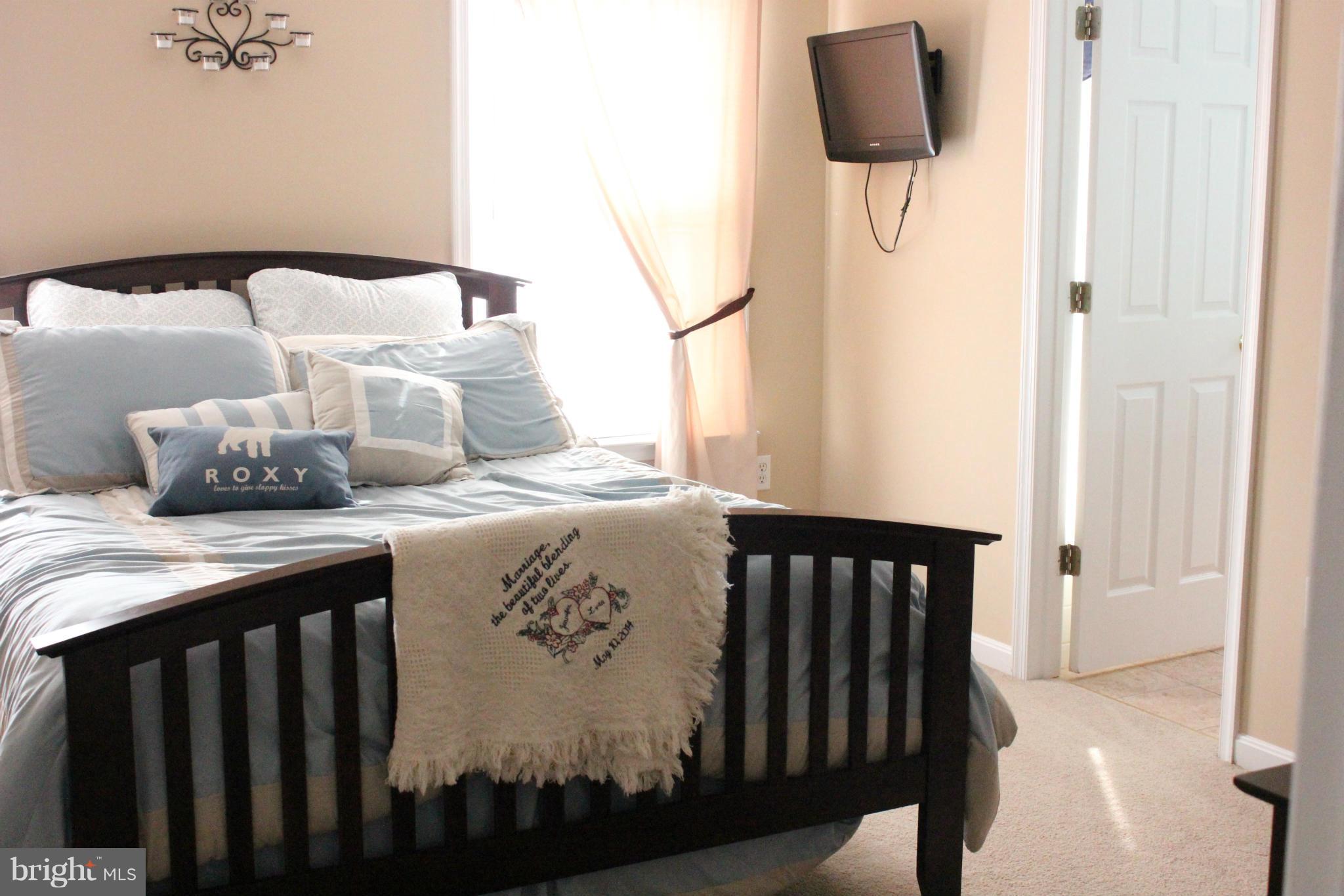 LAKE LAND - Residential