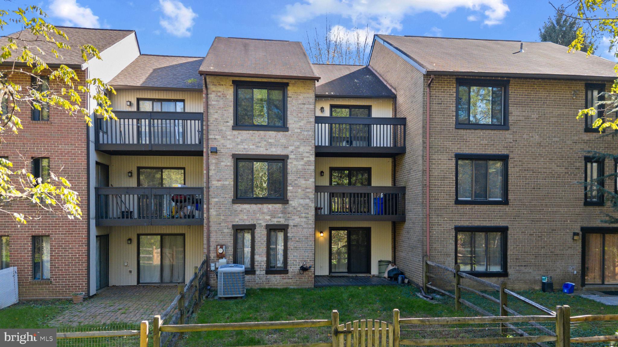 20418 SHADOW OAK COURT