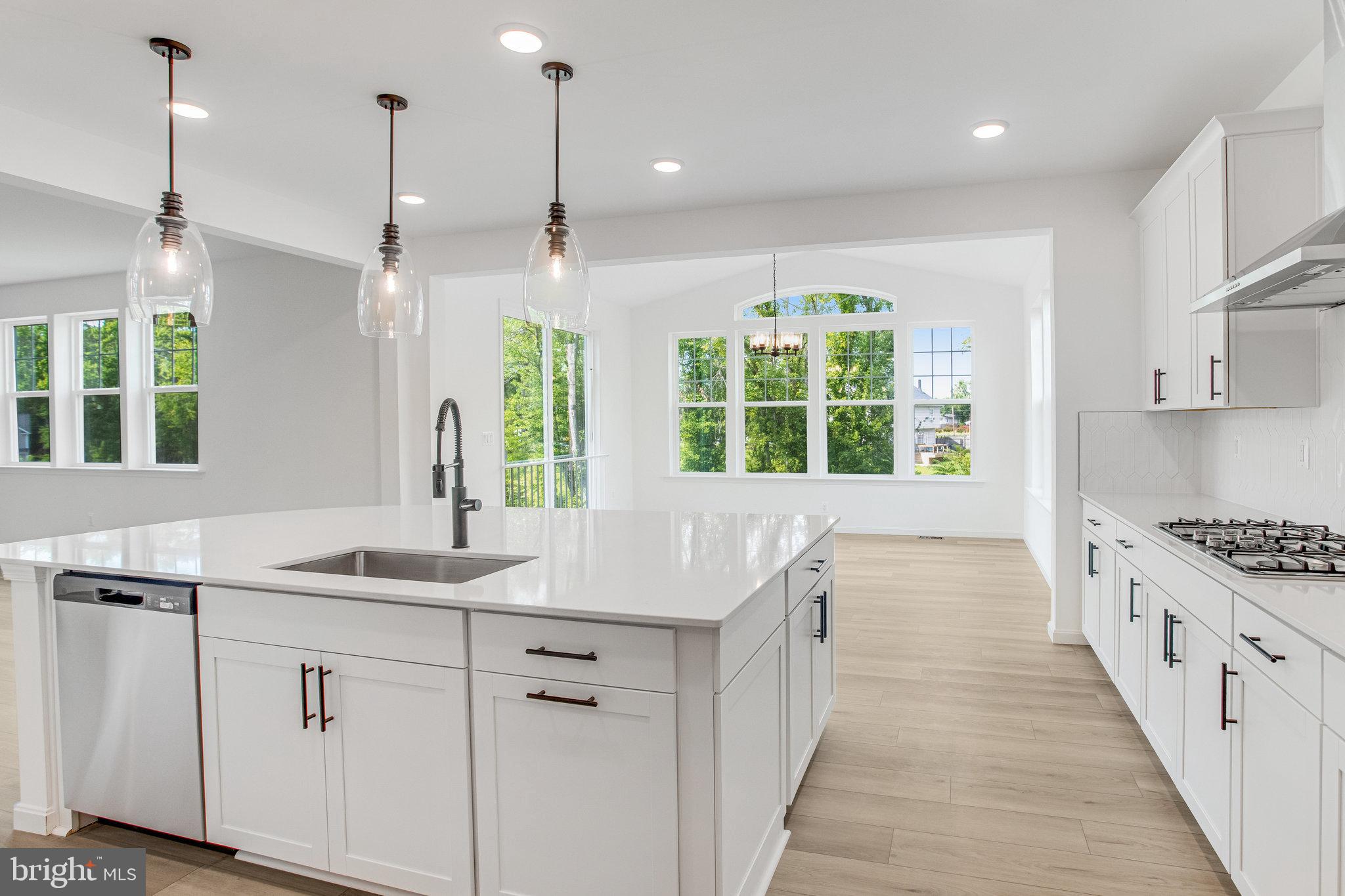 WHITE OAK RESERVE - Residential