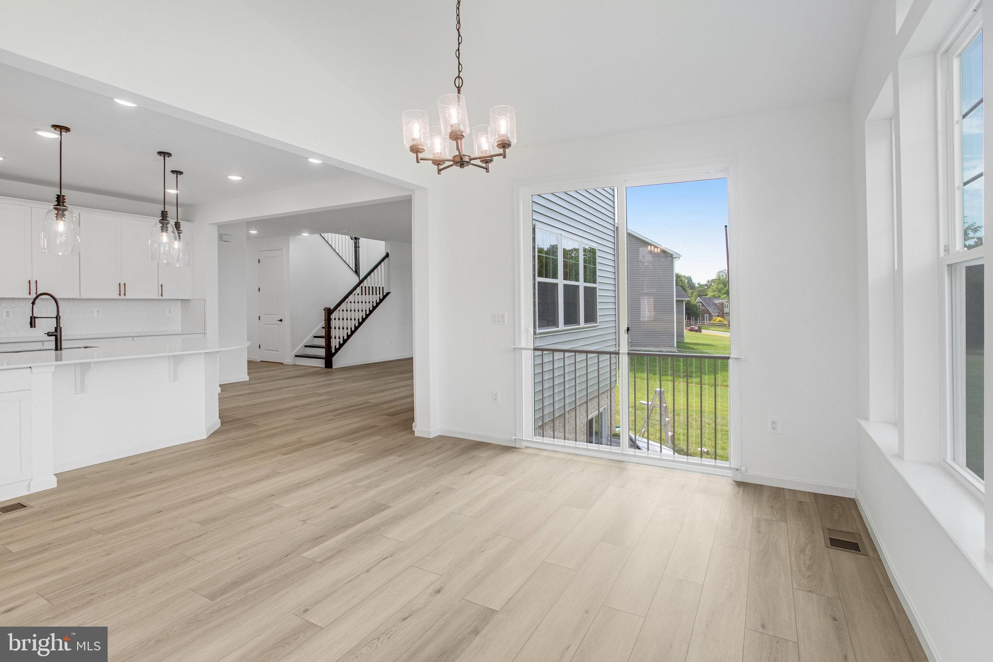 WHITE OAK RESERVE - Residential