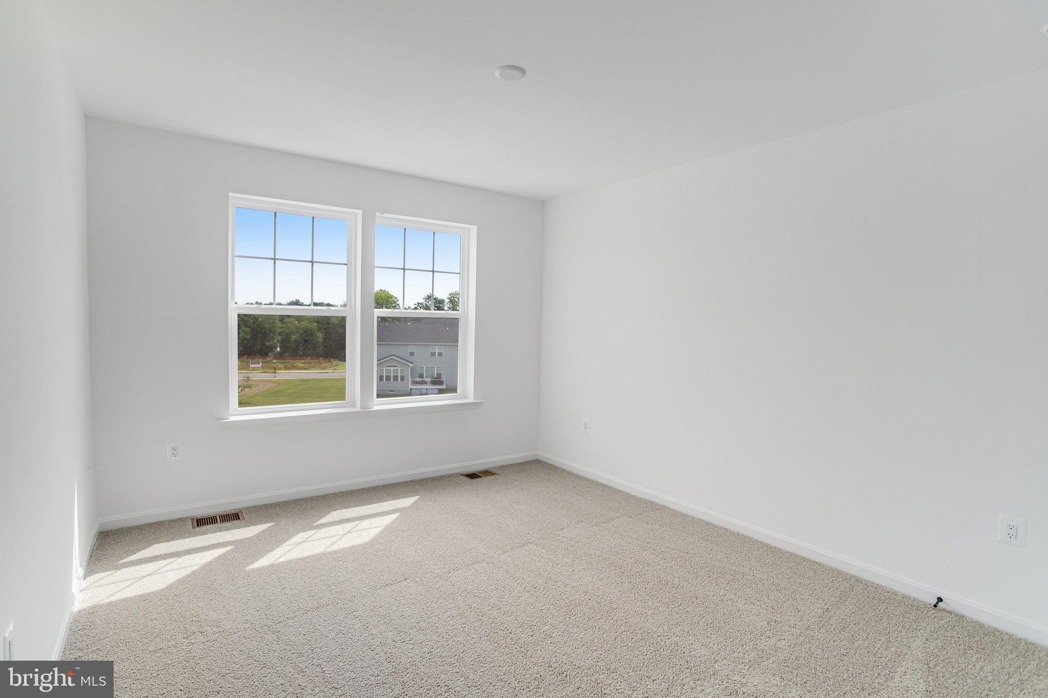 WHITE OAK RESERVE - Residential