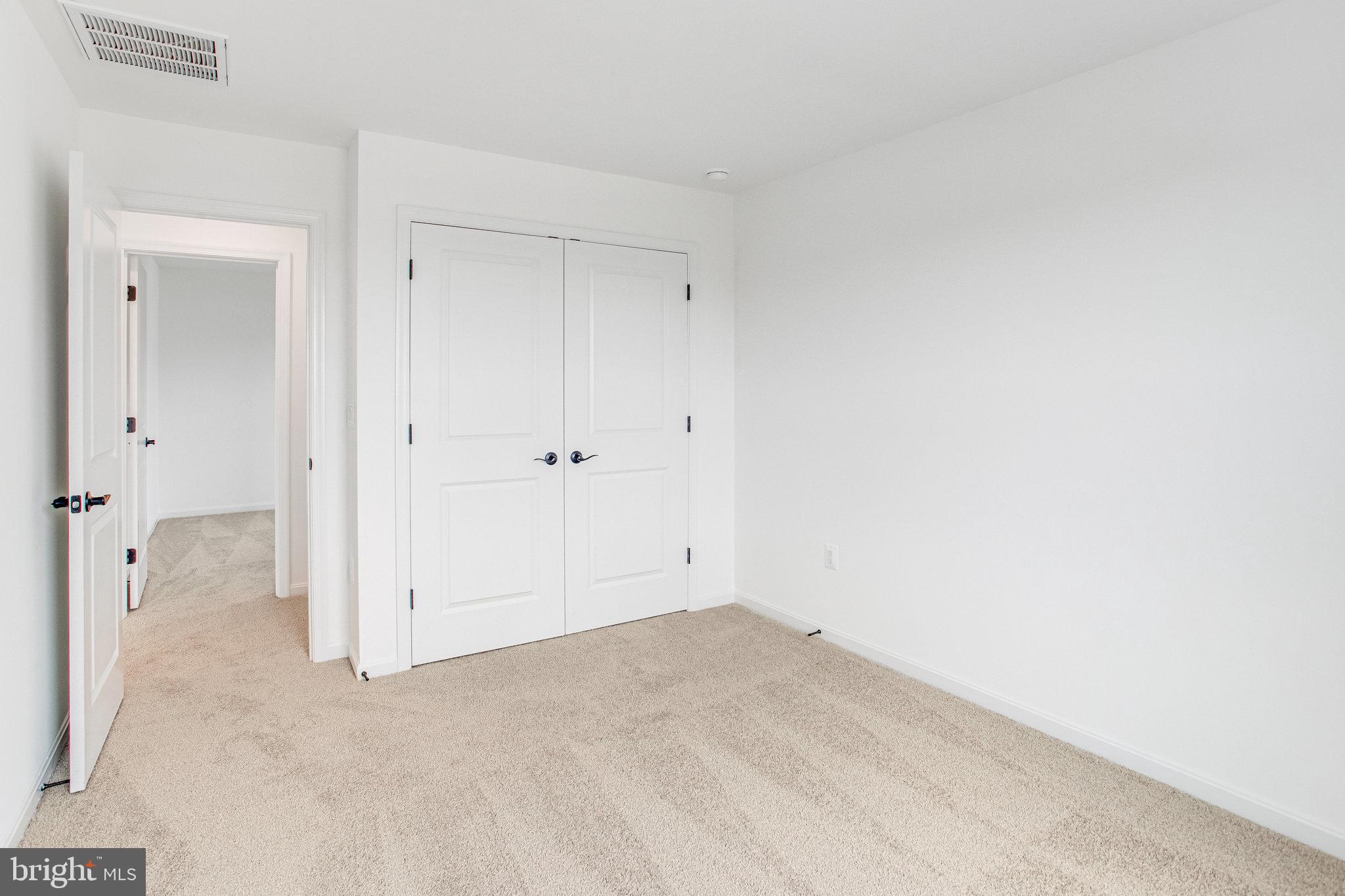 WHITE OAK RESERVE - Residential