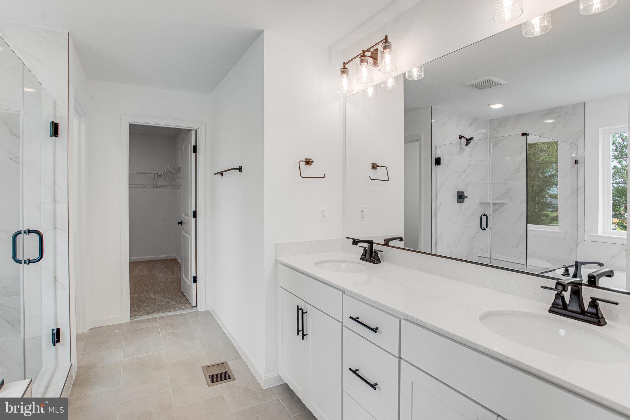 WHITE OAK RESERVE - Residential