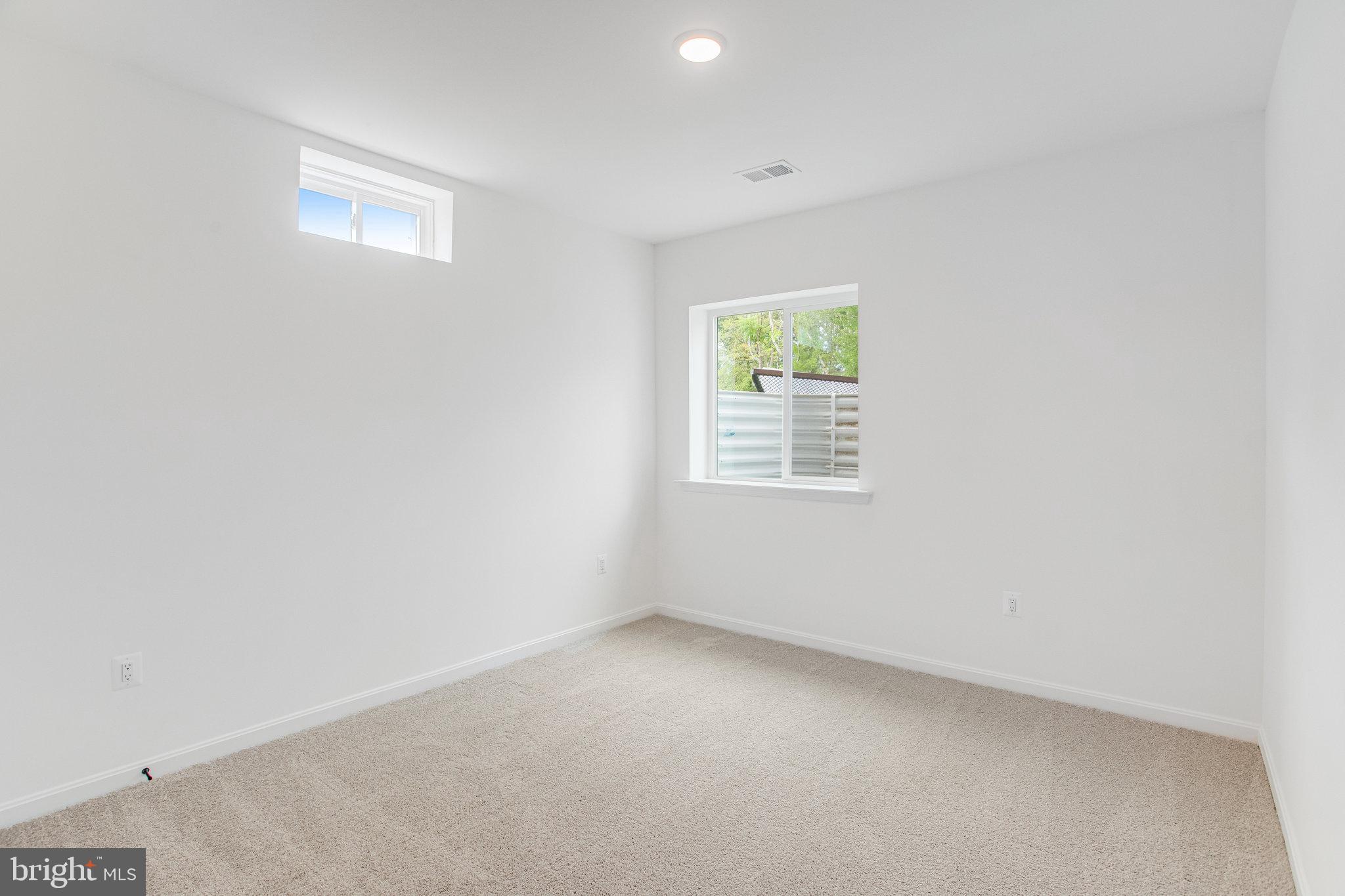 WHITE OAK RESERVE - Residential