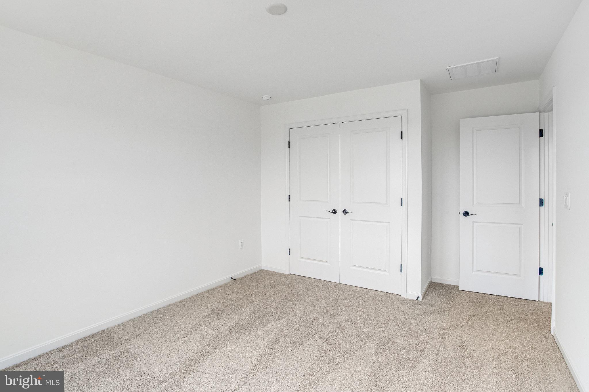 WHITE OAK RESERVE - Residential