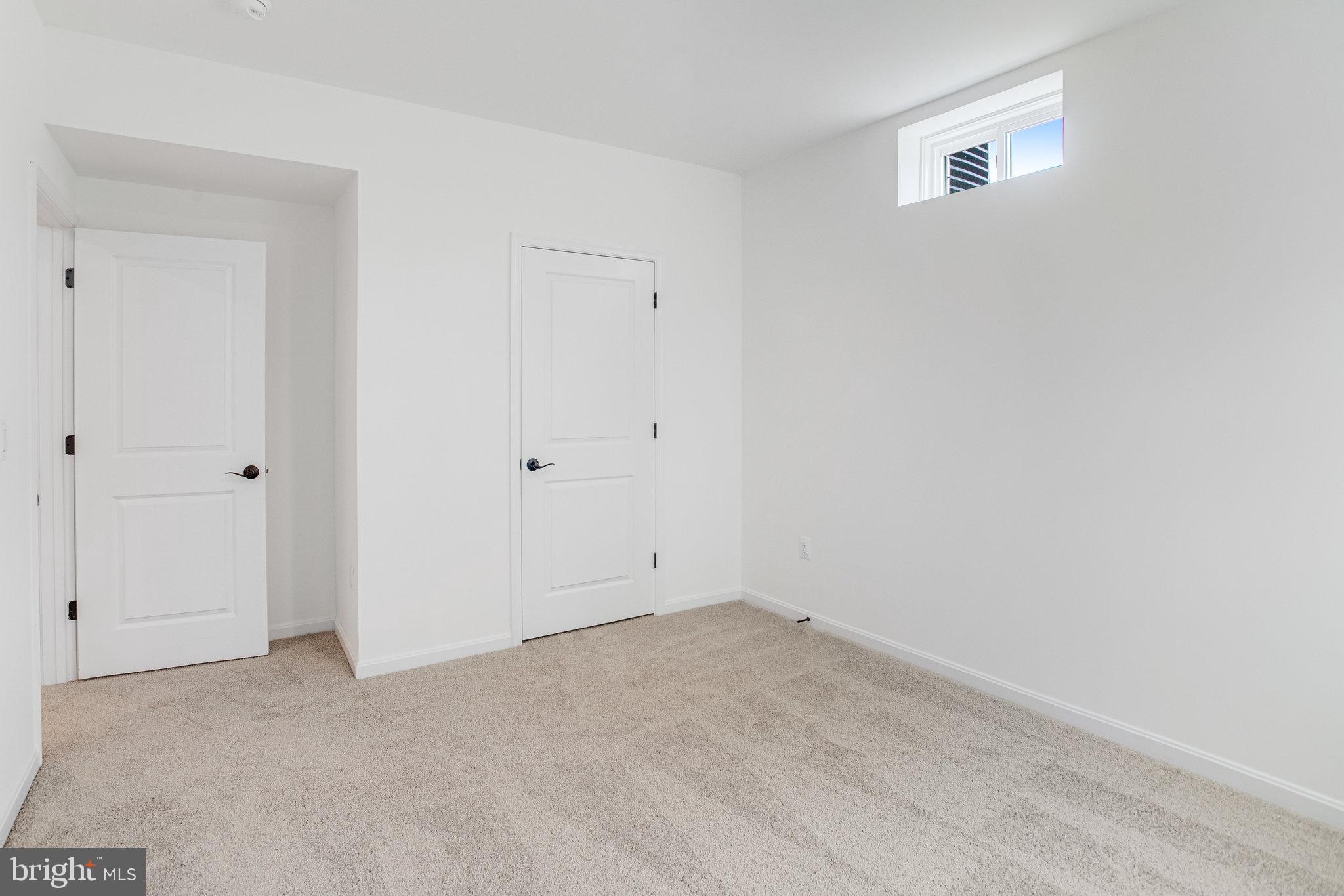 WHITE OAK RESERVE - Residential