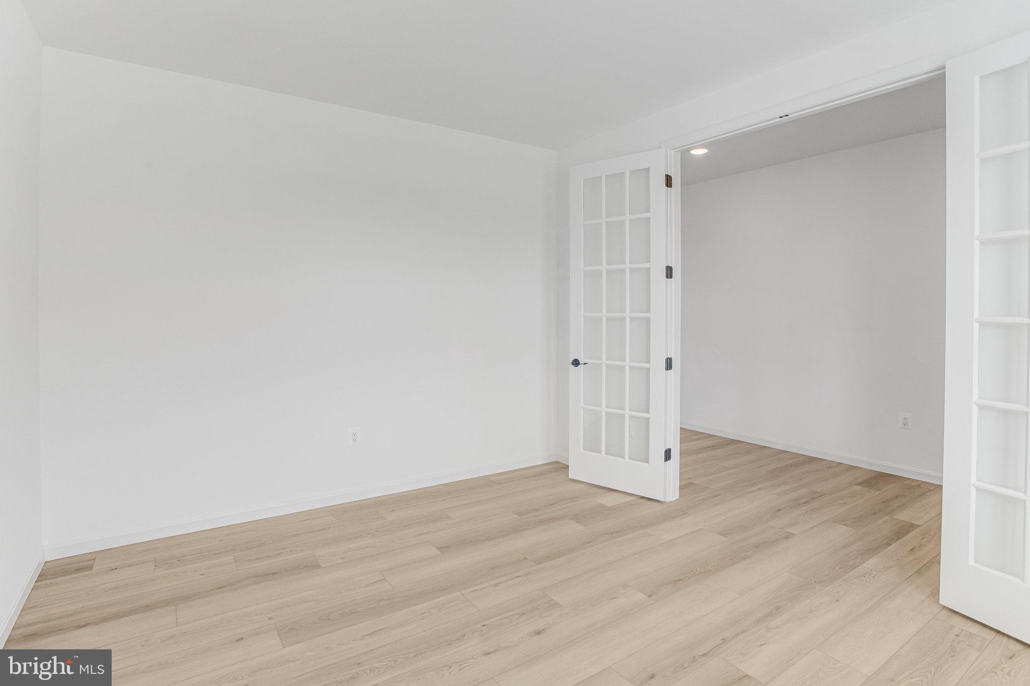 WHITE OAK RESERVE - Residential