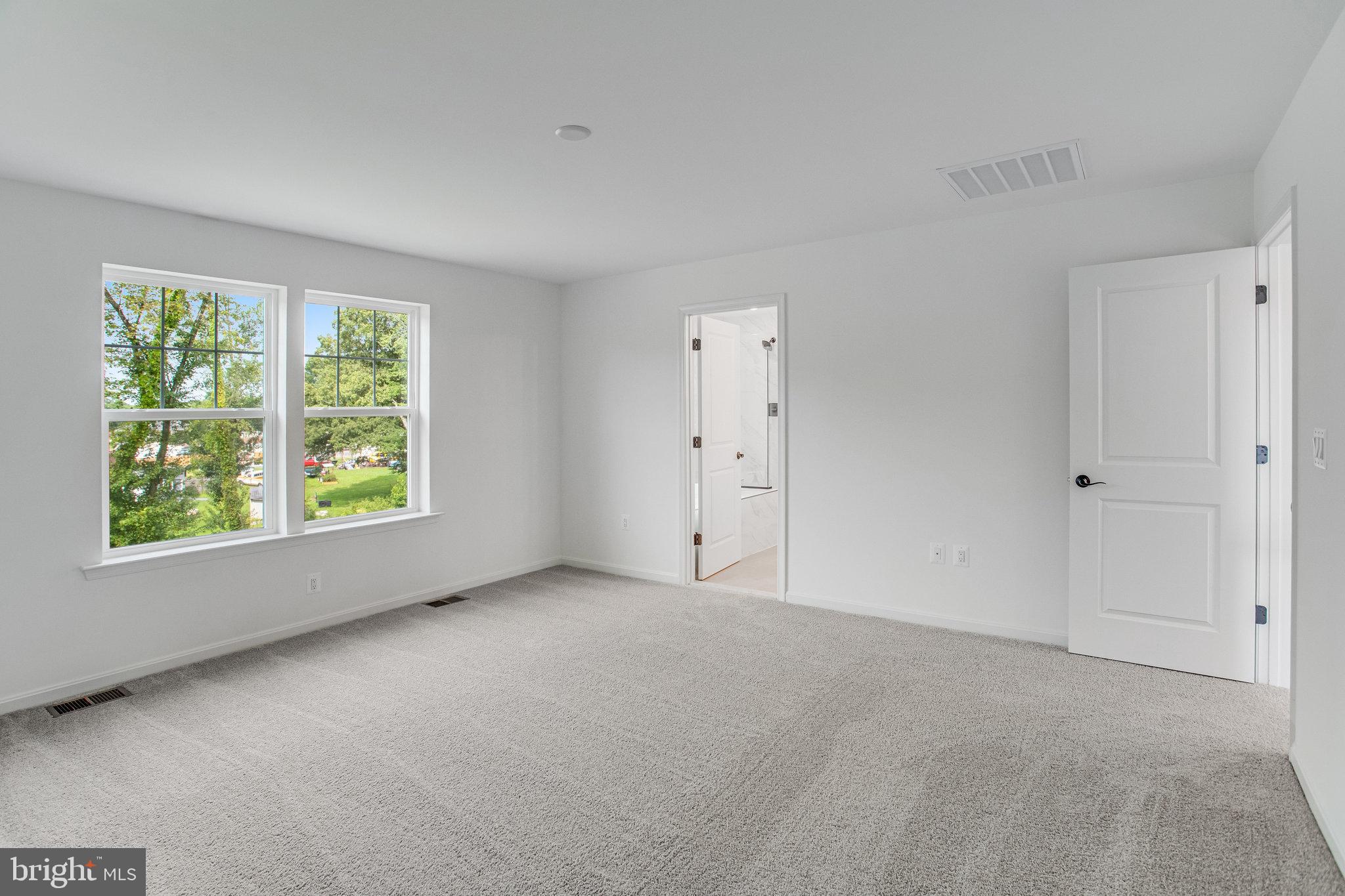 WHITE OAK RESERVE - Residential