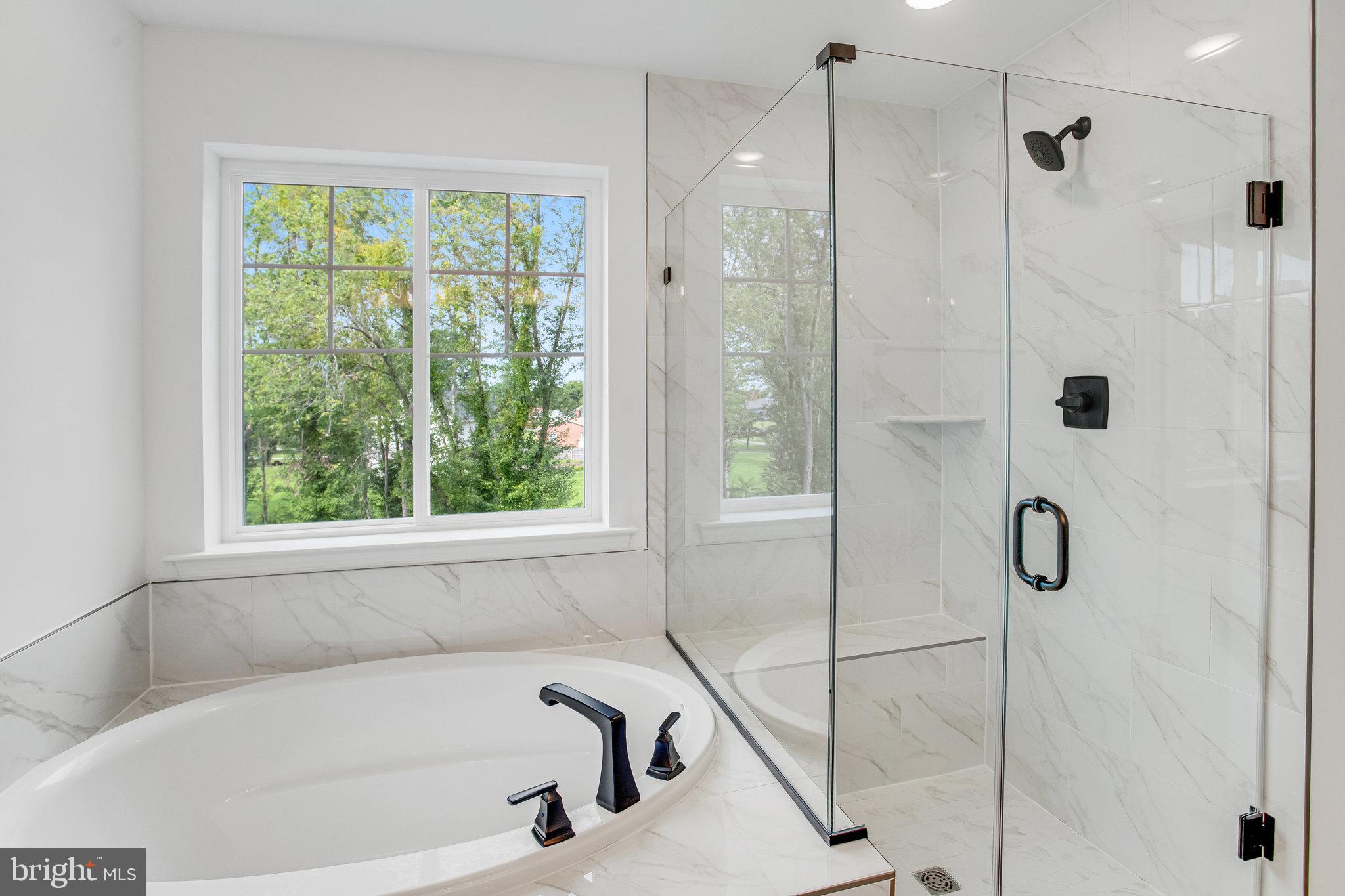 WHITE OAK RESERVE - Residential