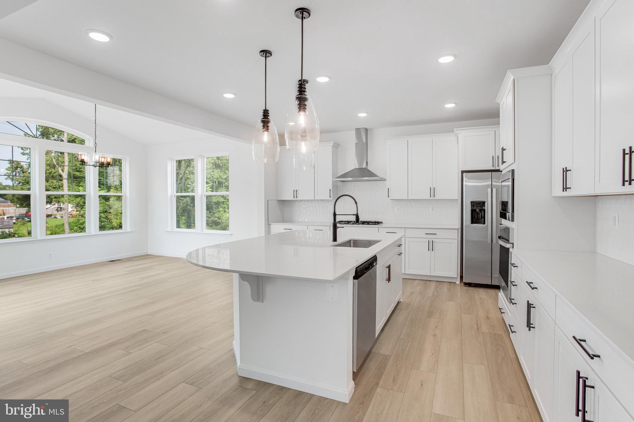 WHITE OAK RESERVE - Residential