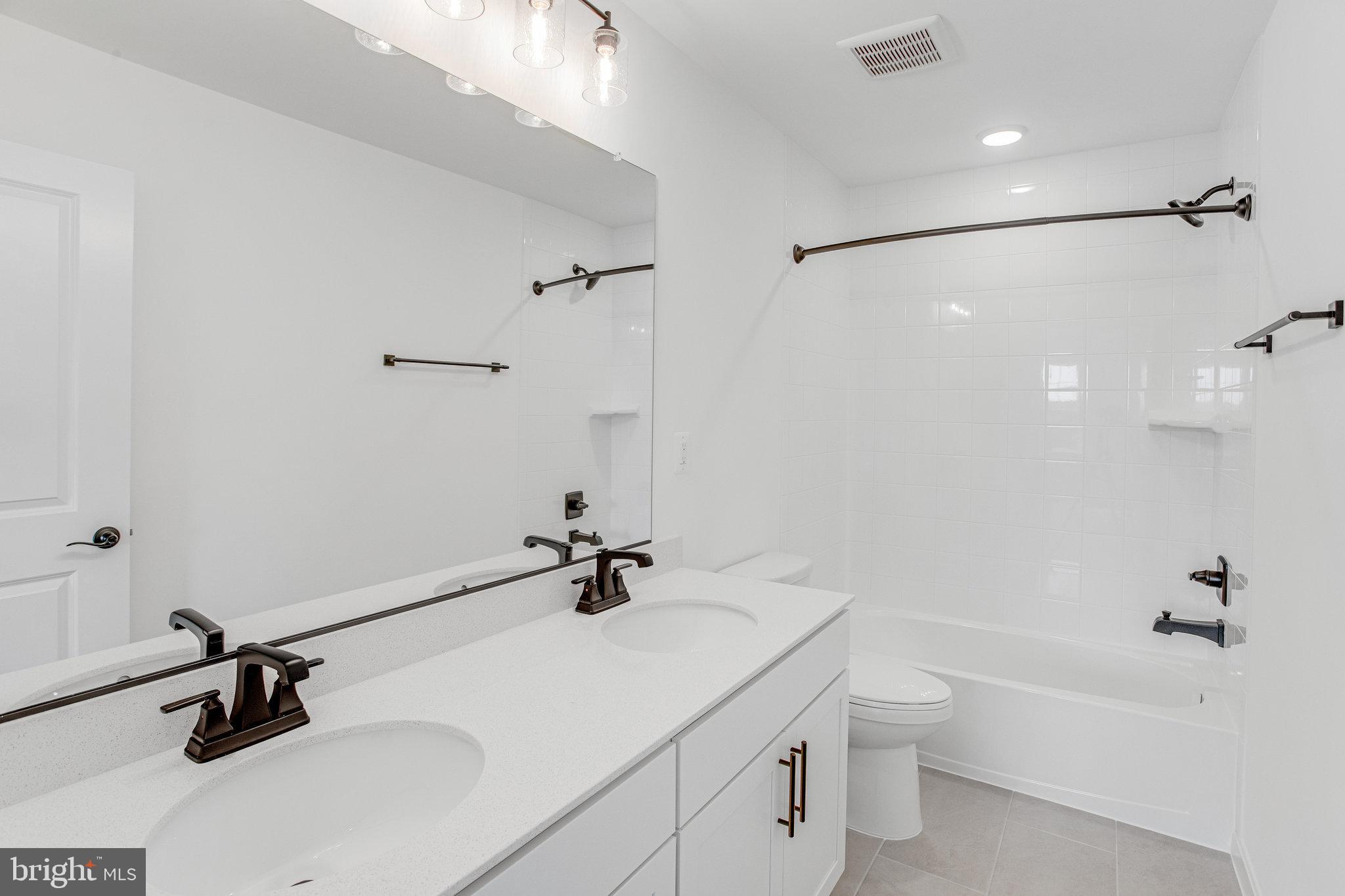 WHITE OAK RESERVE - Residential