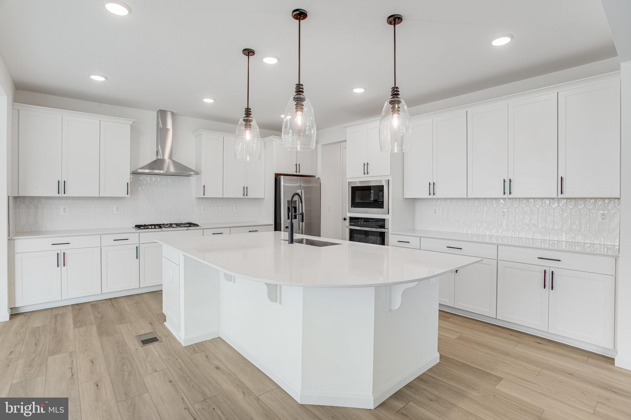 WHITE OAK RESERVE - Residential