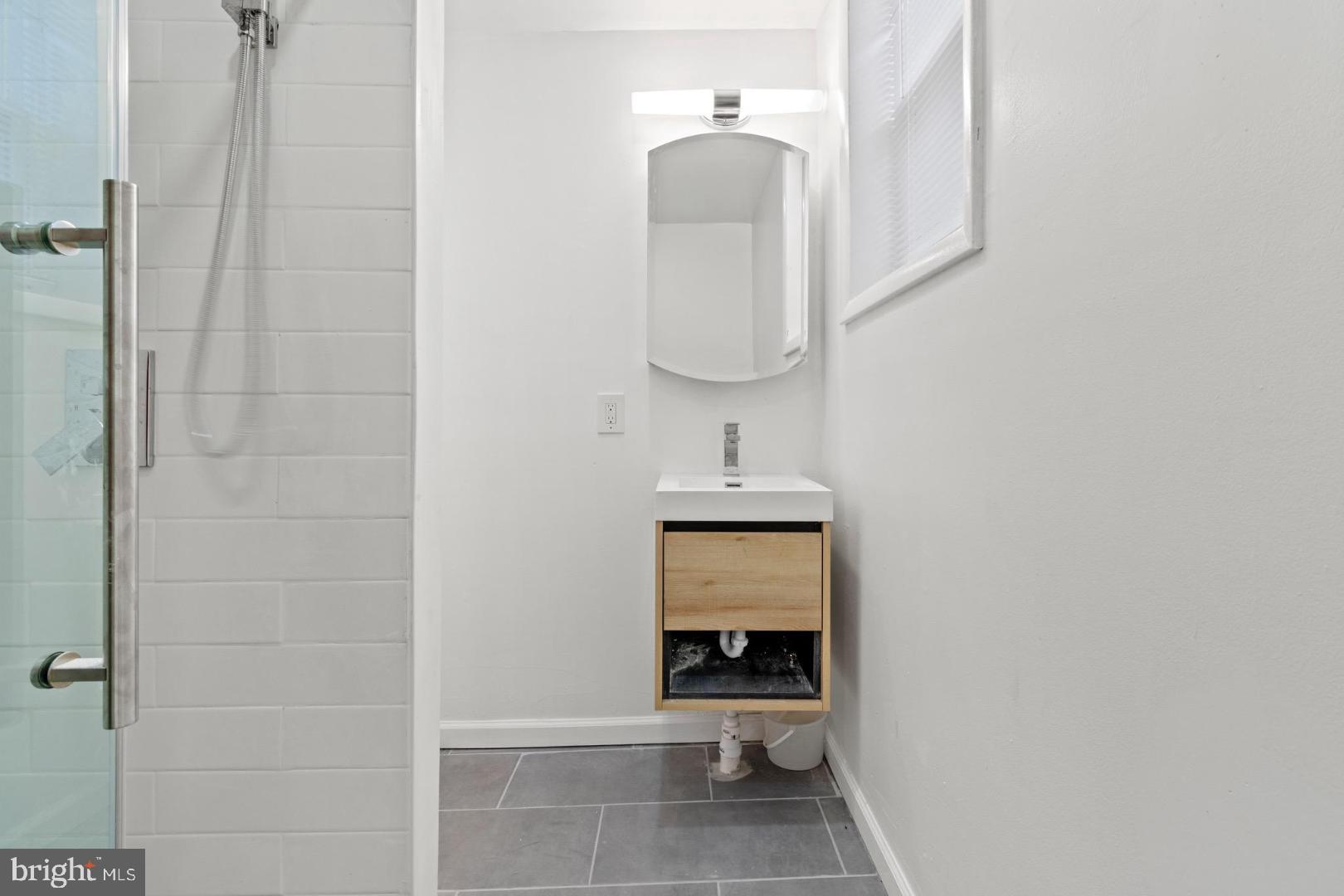 NEWBOLD - Commercial Sale