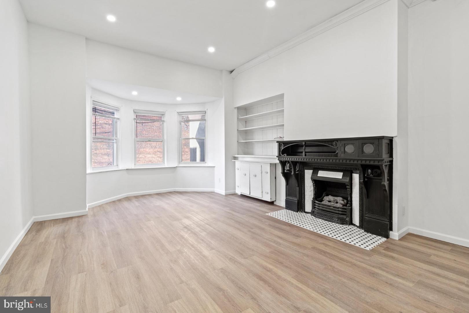 NEWBOLD - Commercial Sale