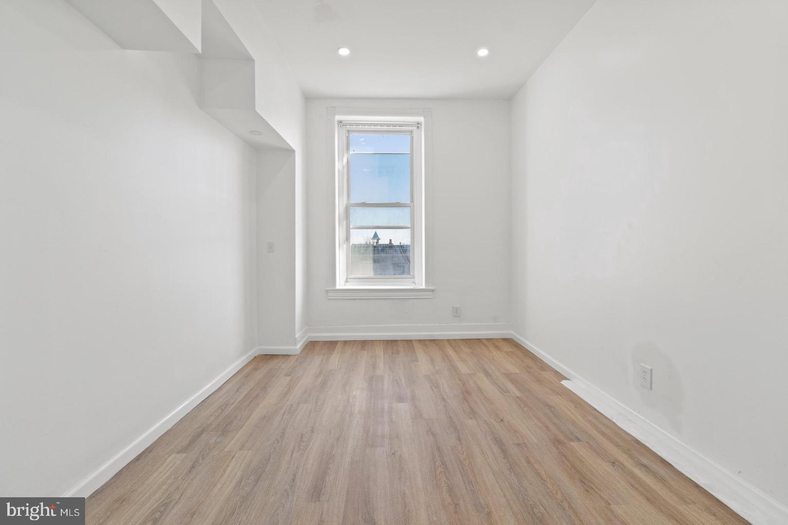 NEWBOLD - Commercial Sale