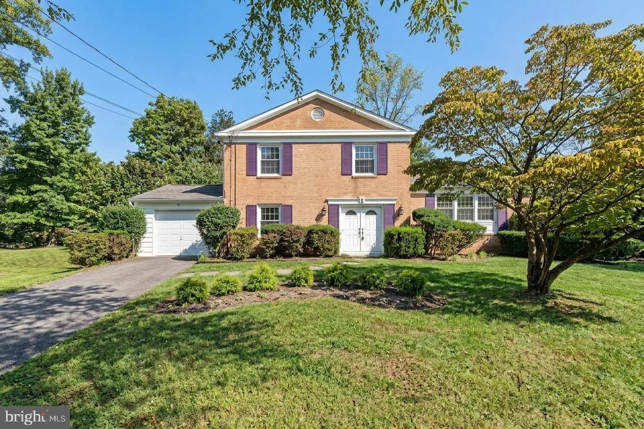 3 Sussex Court, Potomac, MD 20854
