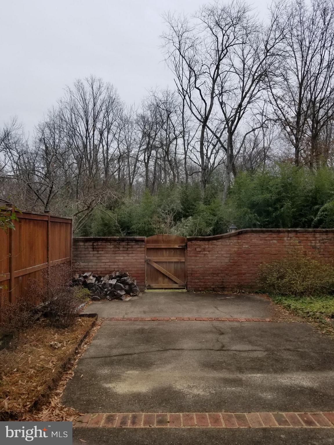 STONEHURST - Residential Lease